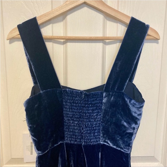 NWT Reformation Dress in Danube Velvet Size 4 - Picture 6 of 11